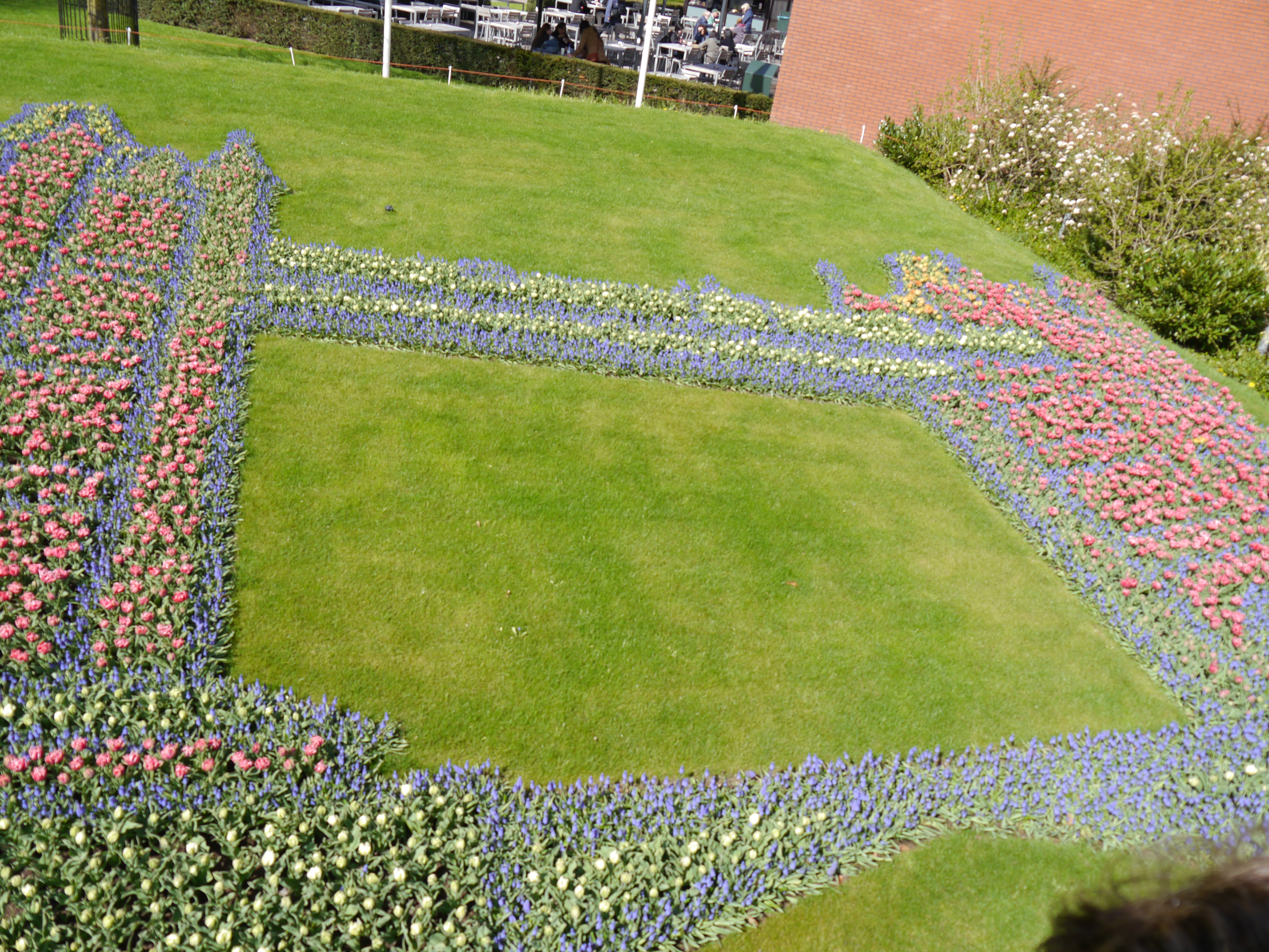 © Ute Limacher-Riebold; Towerbridge at Keukenhof 2013